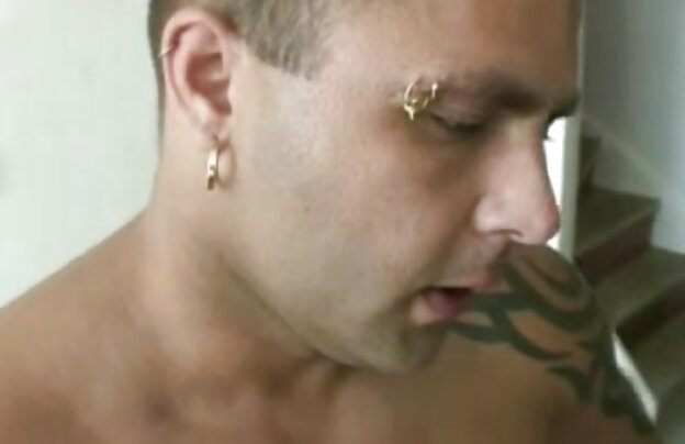 XXX قدیمی, فاحشه, دهنی کیر در فیلمهایسکسیداستانی دامان او.