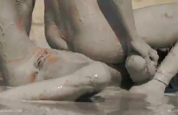 XXX مرد سگ در فیلمهای سکسی بدون سانسور همه ترک و تقدیر در بیدمشک او