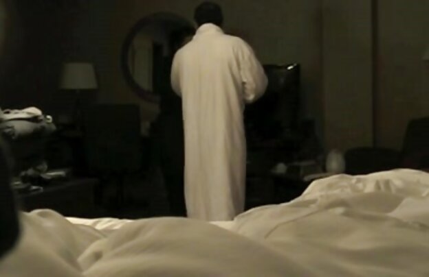 XXX سینتیا در نظر گرفتن یک حمام دانلود فیلمهای شهوانی در نایلون