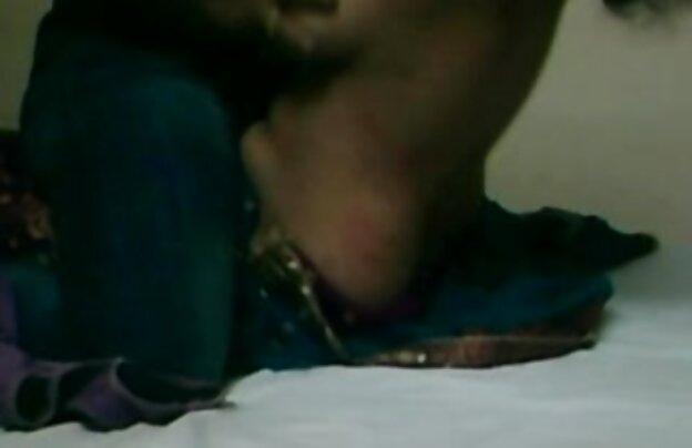 XXX ما می بینیم که این سه دختر با پوشیدن بدسم, مد, همه در آغوش یکدیگر و نوازش خود ، سپس شروع به یک پخش انلاین فیلمهای سکسی سری متقابل در حالت های مختلف با استفاده از گرانش