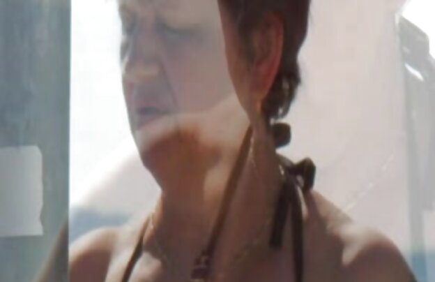 XXX زیبا برای نوازش, زن دانلود برنامه فیلمهای سکسی سبزه با بیدمشک او