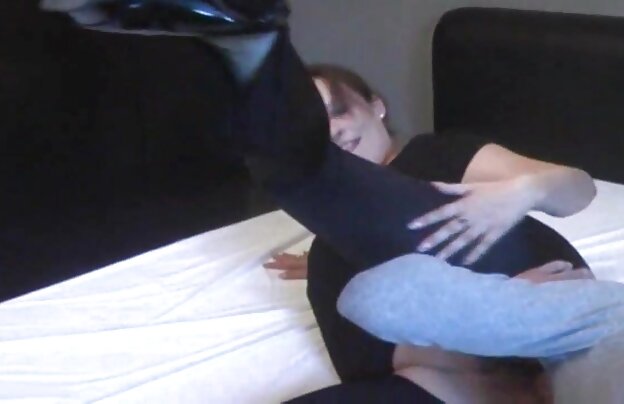 XXX زیبا, آلمانی, دانلود فیلمهای سکسی التا اوشن ورزش ها را نشان می دهد بیدمشک او