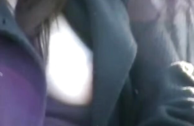 XXX او چنین خوش طعم کمی مرطوب نقل مکان کرد به شدت بر روی آلت تناسلی و دانلود فیلمهای سینمایی پورن حتی ناله حفاظت