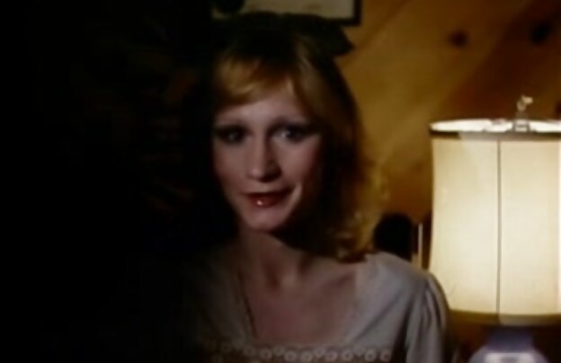 XXX نتراشیده, سگ ماده کشیده در تمام سوراخ دانلود رایگان فیلمهای سکسی داستانی