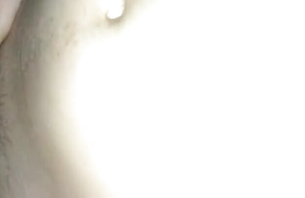 XXX فاحشه طول می کشد و خودش را در توالت و خودش در دانلود فیلمهای سکسی اچ دی با وسیله ارتعاش و نوسان