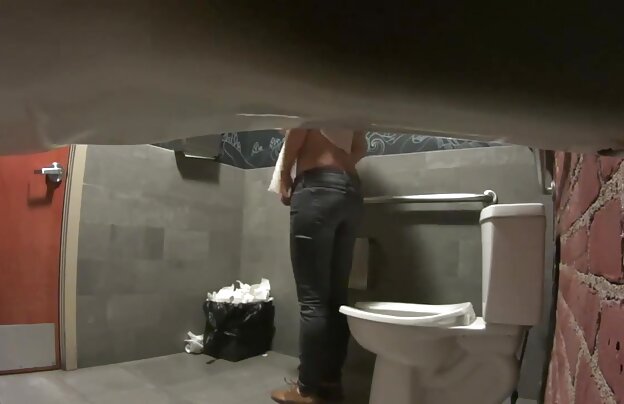 XXX اما ورزش نیز مشتاق به نگاه شلوار از شریک زندگی دانلود فیلمهای سکسی باحال خود را که من شنیده ام هیچ, خروس بزرگ