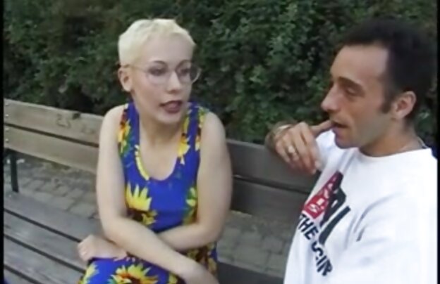 XXX دختر شگفت زده شد با فشار دانلود فیلمهای سکسی خارجی رایگان دادن به دریافت آنچه که او را دوست دارد او دوباره شروع به او را در بیدمشک او حتی پیشنهاد میل, دوست پسر, دوست