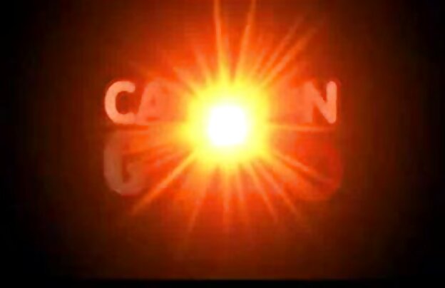 XXX در حالی که پدر و مادر در خانه نیستند یک زن جوان تصمیم گرفت به دانلود سایت فیلمهای سکسی بازی با گربه وار او