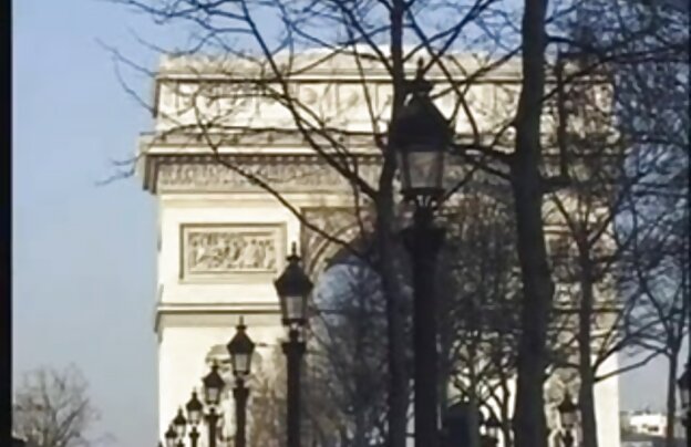 XXX معلم او را به نام دانلود فیلمهای سکسی برای گوشی دانش آموز به خانه اش خود را ضرب و شتم