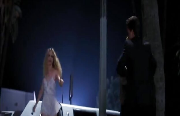 XXX پستان بزرگ, شخص ساده و معصوم دانلود فیلمهای سکسی 2018 وحشیانه