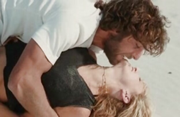 XXX ورزش, تقدیر دانلود فیلمهای سکسی عاشقانه در دهان او