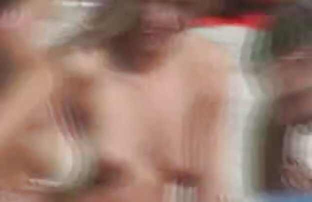 XXX مکان فیلم برداری در دوربین او به عنوان شوهر خودش با موز دانلود فیلمهای سکسی طولانی