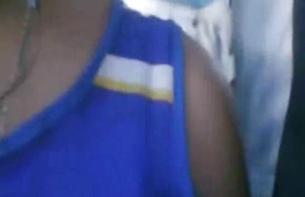 XXX یک مرد در فاحشه در مقابل دانلود رایگان فیلمهای سکسی جدید وب کم