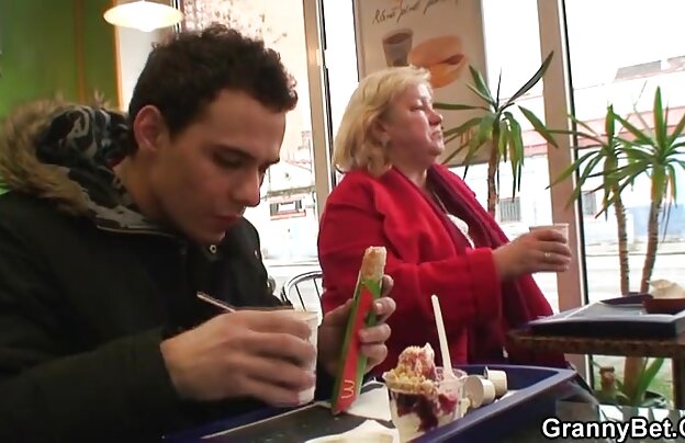 XXX دختر سایتهای دانلود فیلمهای سکسی استمناء در حالی که شوهر در دوست پسر او را