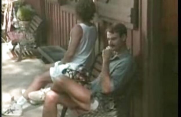 XXX ساشا فون فیلمهای سکسی برای دانلود را نشان می دهد بیدمشک او در خورشید