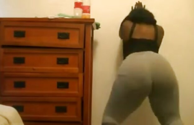 XXX گردان ترسو دانلود فیلمهای سکس با حیوانات شکوه نان