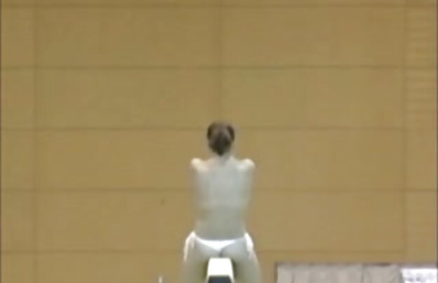 XXX ورزش سینتیا در سطل دانلود فیلمهای شهوانی زباله.