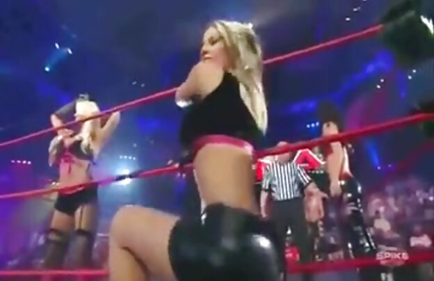 XXX قرمز, دانلود فیلمهای سکسی طولانی سگ ماده در کن توسط یک ویبراتور برای دوربین