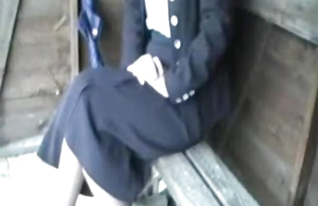 XXX دانش آموزان جوان نوشیدن ودکا و گاز دانلود فیلمهای سکسی با کیفیت بالا یکدیگر با نمک حوضچه