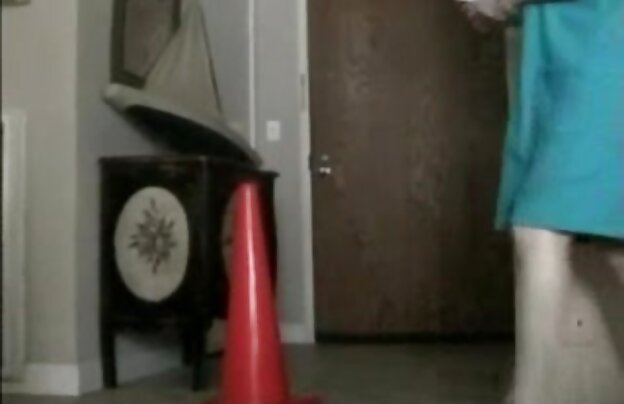 XXX زیبا, لاغر, پستان کوچک, پاهای او را گسترده تر و شروع فیلمهای سوپر بدون سانسور به مالش او هموار مهبل انگشت