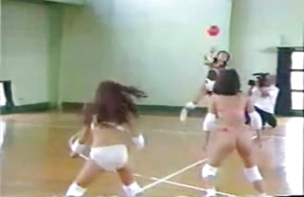 XXX جنیفر کاملا دانلود فیلمهای داستانی سکسی پیچیده شده در نایلون