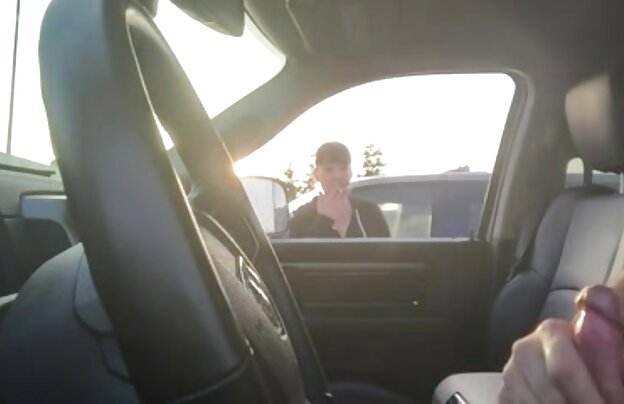 XXX سوپر جریان فیلمهای سکسی بدون سانسور اسپری اسپرم در چهره روسپیان صف