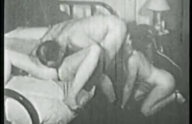 XXX بی گناه, سبزه, نوازش خود را در حمام دانلود فیلمهای سکسی کامل