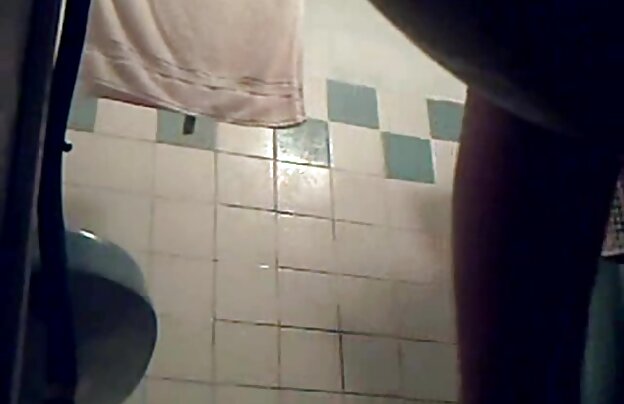 XXX جوجه های جوان در دانلود فیلمهای سکسی التا اوشن اماکن عمومی