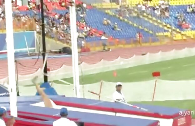 XXX سینه دانلود فیلمهای سکسی خارجی کلان, در مرد داغ بر روی نیمکت.