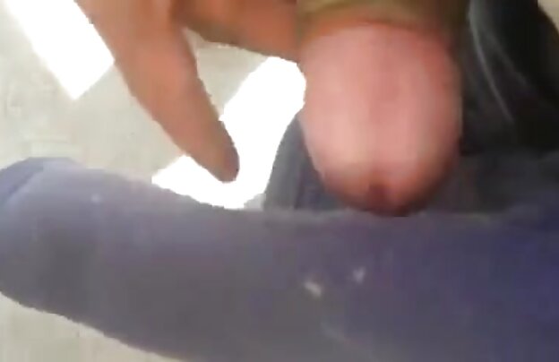 XXX برهنه قرار دادن پمپ در دانلود فیلمهای سینمایی نیمه سکسی آلت تناسلی خود را و به نوبه خود بر روی وب کم