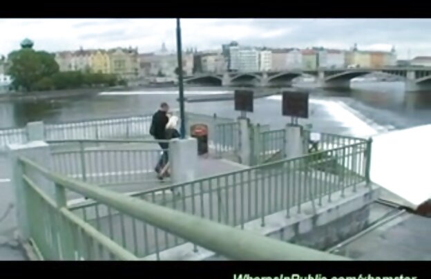 XXX ورزش ها بازی می کند دانلود فیلمهای سکسی کلاسیک با خودش