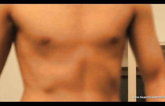 XXX مرد همسر خود سایتهای دانلود فیلمهای سکسی را با بادمجان در آشپزخانه و اجازه دهید او, کیر, مکیدن